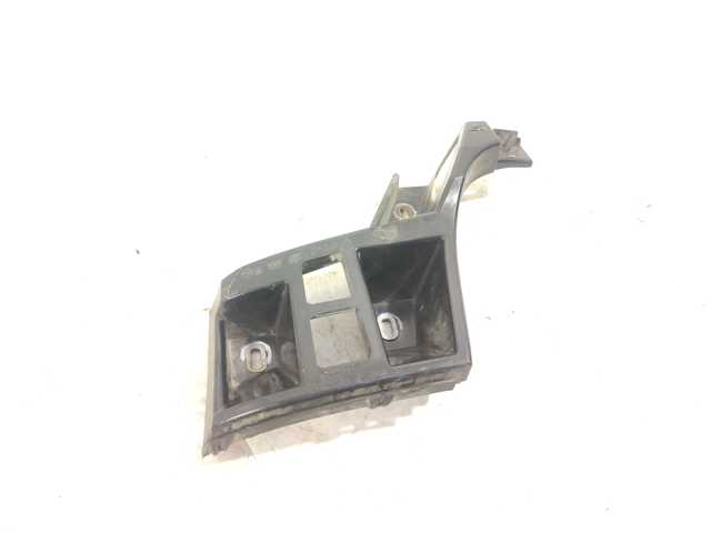 Правый кронштейн заднего бампера A1668803403 MERCEDES