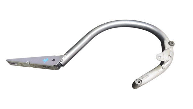 Крепление крышки багажника A2047500528 MERCEDES
