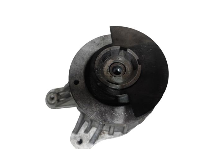 Подушка двигателя A2052404617 MERCEDES