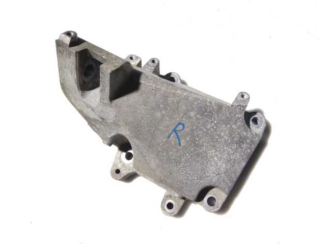 Кронштейн подушки (опоры) двигателя, правой A2782234804 MERCEDES