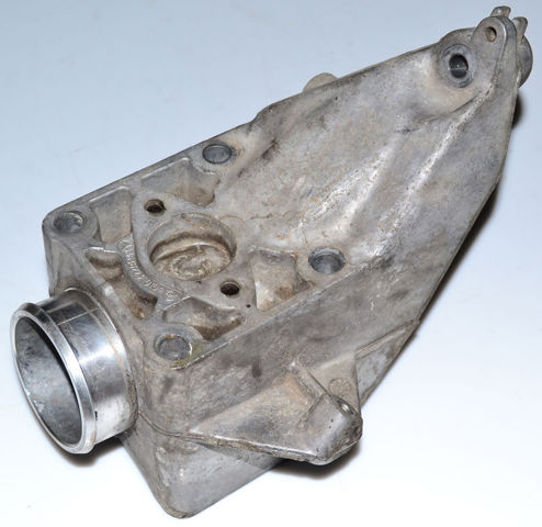 Кронштейн подушки (опоры) двигателя, левой A6462230004 MERCEDES