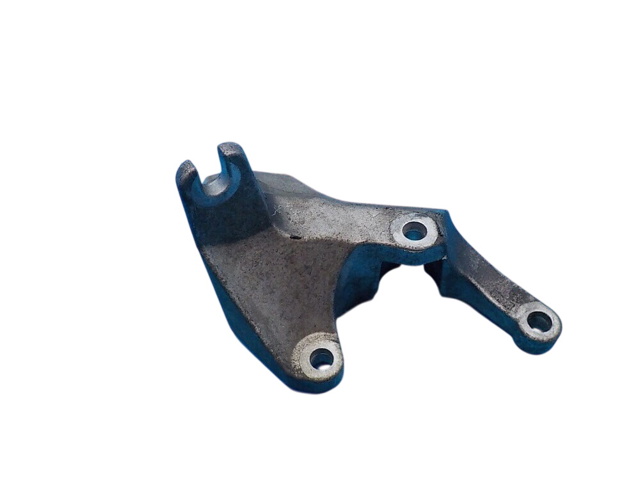 Кронштейн подушки КПП, правый AV617M125AA FORD