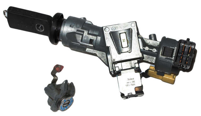 Контактная группа замка зажигания BP4K66151B MAZDA