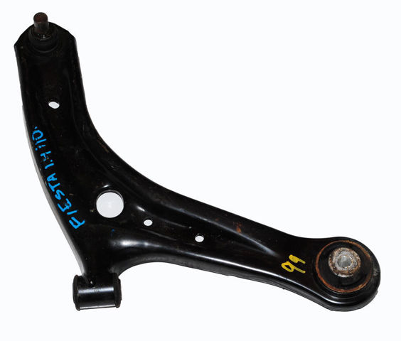 Рычаг передней подвески нижний, правый D65134300B MAZDA
