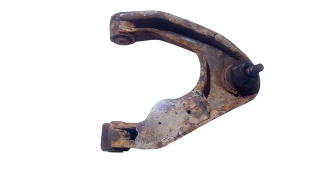 Рычаг передней подвески верхний, правый E45242S686 NISSAN