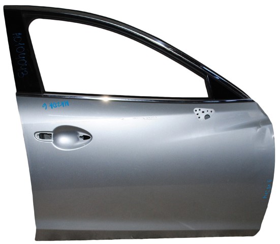 Пассажирская передняя дверь GHY05802XE MAZDA