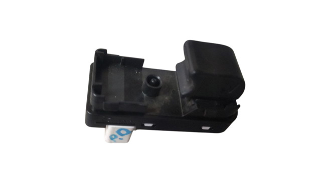 Кнопки переднего правого стекло подъёмника KD3566370 MAZDA
