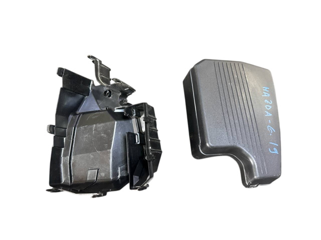 Корпус блока предохранителей KD4766767 MAZDA