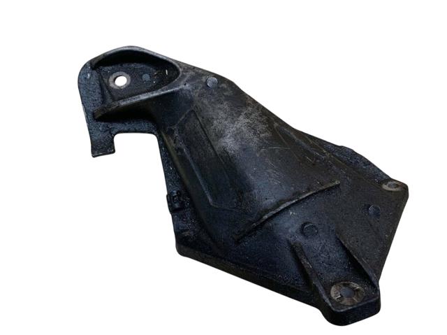 Кронштейн подушки (опоры) двигателя, левой KKU000390 LAND ROVER