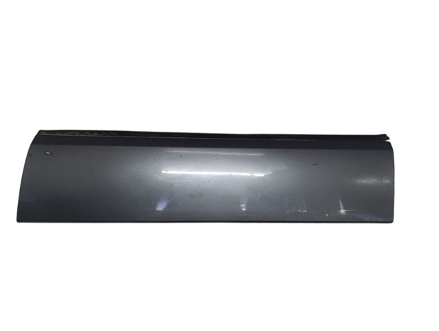 Молдинг передней правой двери, нижний LR006221 LAND ROVER