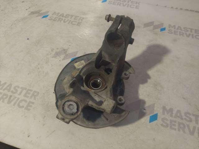 Кулак поворотный правый LR006962 LAND ROVER