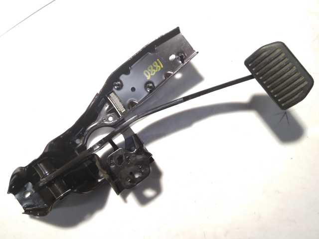 Педаль тормоза LR027629 LAND ROVER