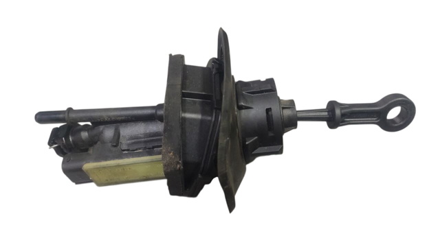 Главный цилиндр LR031914 LAND ROVER