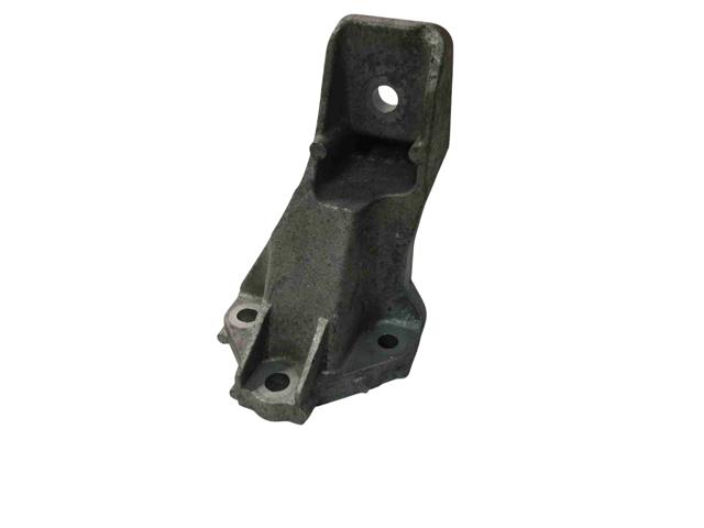 Кронштейн подушки (опоры) двигателя, левой LR033184 LAND ROVER