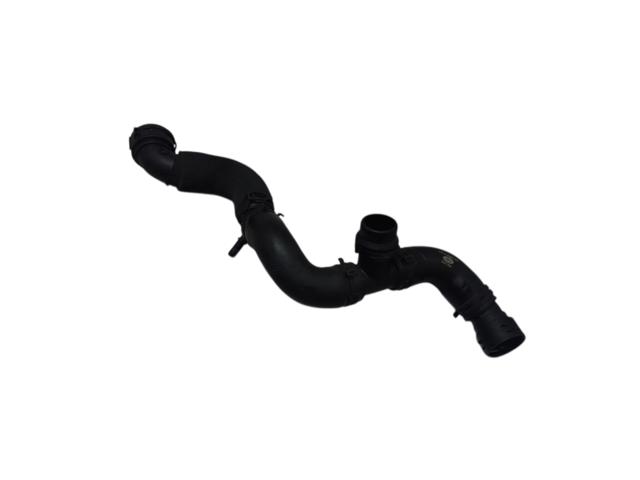 Патрубок системы охлаждения LR034641 LAND ROVER