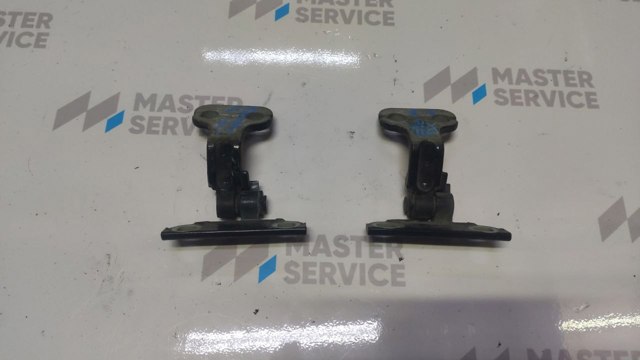 Петля задней двери, правой LR042385 LAND ROVER