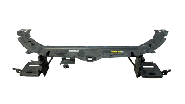 Суппорт радиатора верхний LR061189 LAND ROVER