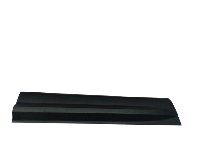 Молдинг двери передней левой нижний LR062503 LAND ROVER