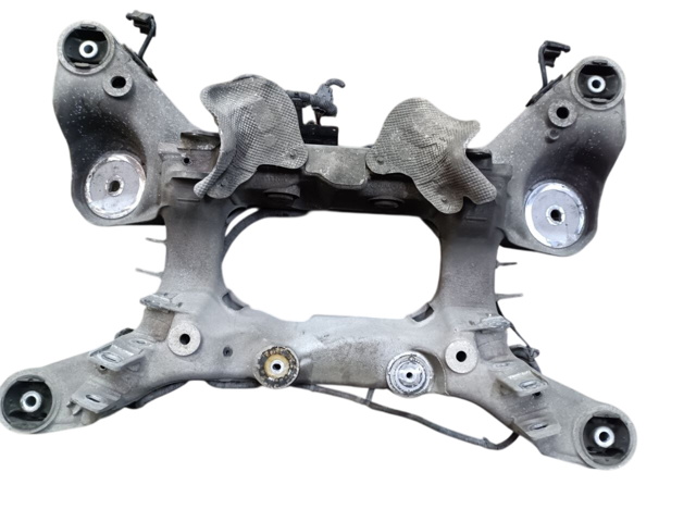 Подрамник задний LR070761 LAND ROVER
