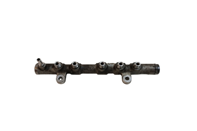 Топливная рампа LR073706 LAND ROVER