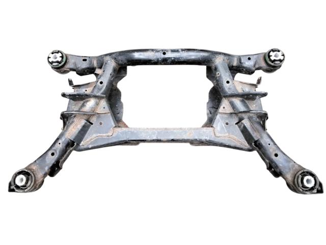 Балка задней подвески поперечная LR098961 LAND ROVER