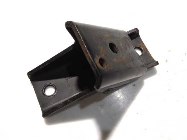 Кронштейн подушки (опоры) двигателя, правой MD310726 MITSUBISHI