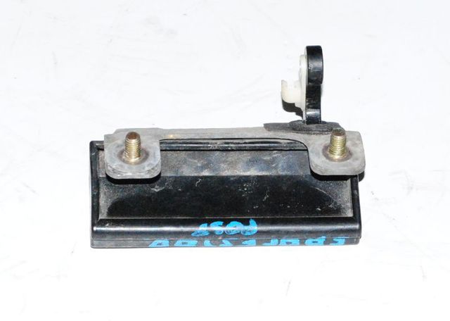 Ручка двери багажника, наружная MR135687 MITSUBISHI