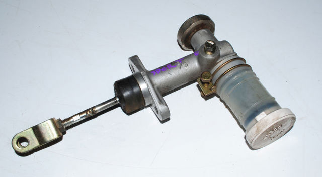 Главный цилиндр MR267829 MITSUBISHI