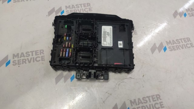 Блок предохранителей задний, салонный MU5Z15604B FORD