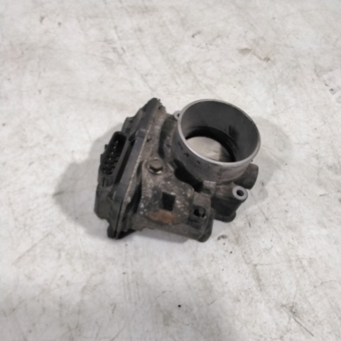 Дроссельная заслонка PE0113640 MAZDA