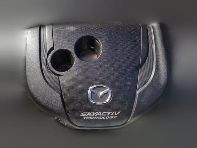 MAZDA SH0510230 Крышка двигателя в наличии Киев