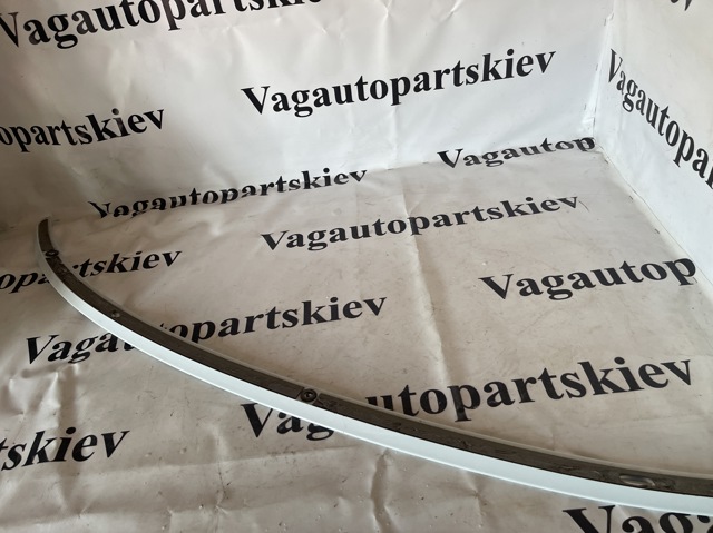 VAG 4K4827933GRU Спойлер крышки багажника в наличии Житомир