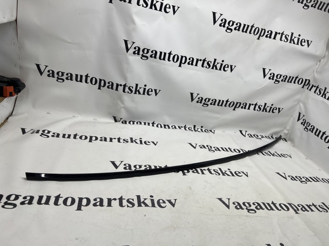 Молдинг крышки багажника 4K5853927T94 VAG