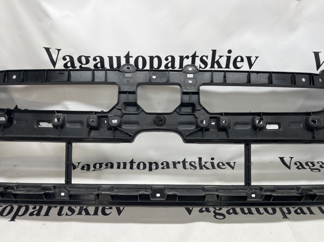 4KE8076839B9 VAG Решетка радиатора купить в Чернигов