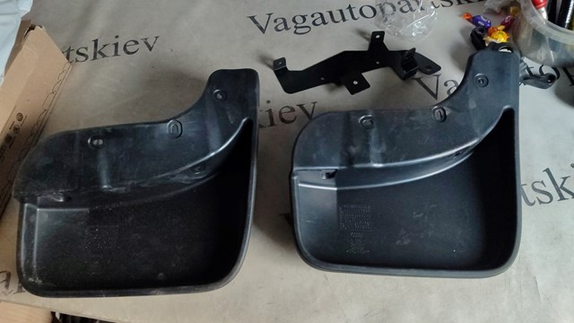 Комплект передних брызговиков 4L0075111A VAG