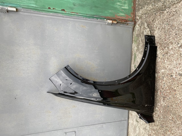 Боковая часть передняя правая 4M0821106C VAG