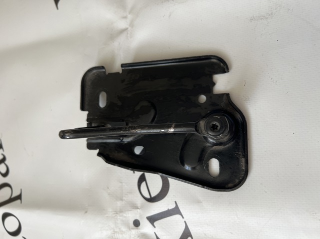 Стояк-крюк замка капота 4M0823186D VAG