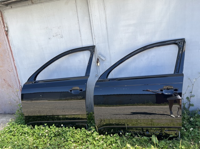 Водительская дверь 4M0831051F VAG