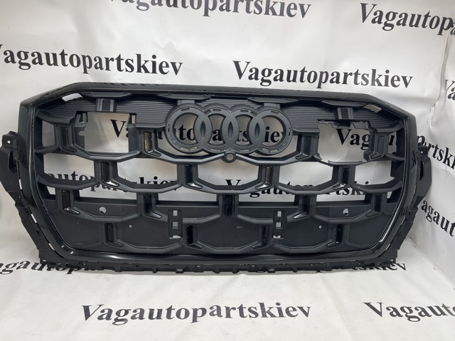 Облицовка радиатора 4M0853651BP3FZ VAG