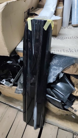 Молдинг передней правой двери 4M0853960PGRU VAG