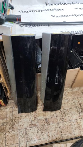 Молдинг двери задней правой нижний 4M0853970GGRU VAG