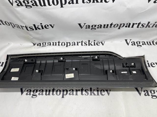 VAG 4M0853970PGRU Молдинг двери задней правой в наличии Черкассы