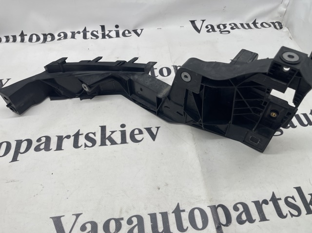 VAG 4M8805607C Кронштейн (адаптер) крепления фары передней левой в наличии Винница