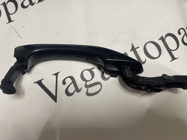 Внешняя ручка правой двери 4N0837208AGRU VAG