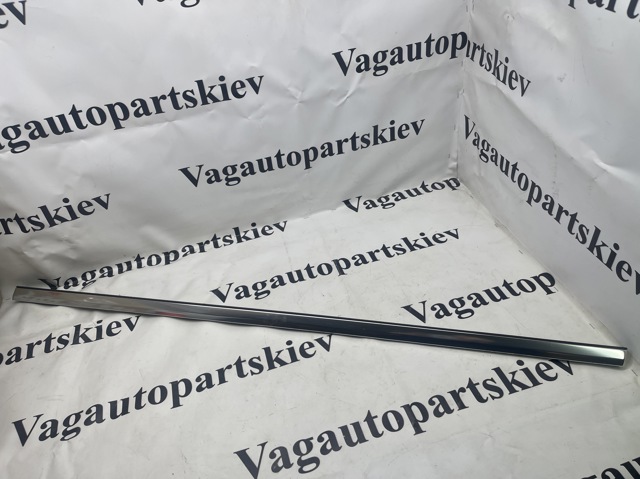 Молдинг двери передней правой 4N08539602ZZ VAG