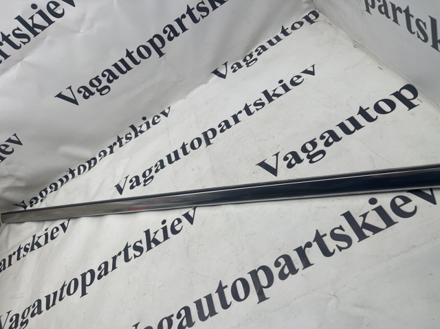 VAG 4N08539602ZZ Молдинг двери передней правой в наличии Харьков