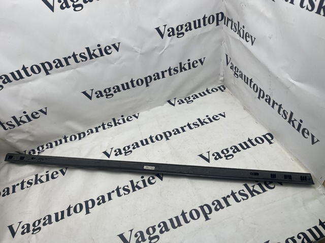 VAG 4N08539602ZZ Молдинг двери передней правой в наличии Ирпень