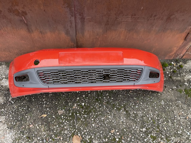 Бампер на авто Фольксваген Поло V