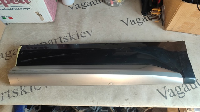 Молдинг двери задней левой нижний 80A853969AGRU VAG
