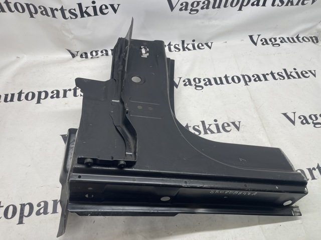 Левый внешний порог 8R0809847A VAG